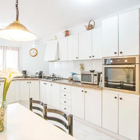 Cozy In With Kitchen Holiday home